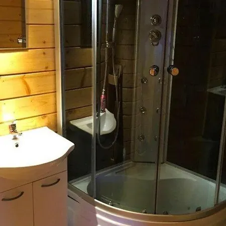 Two-story Homes, 2 Bedrooms, בית נופש *